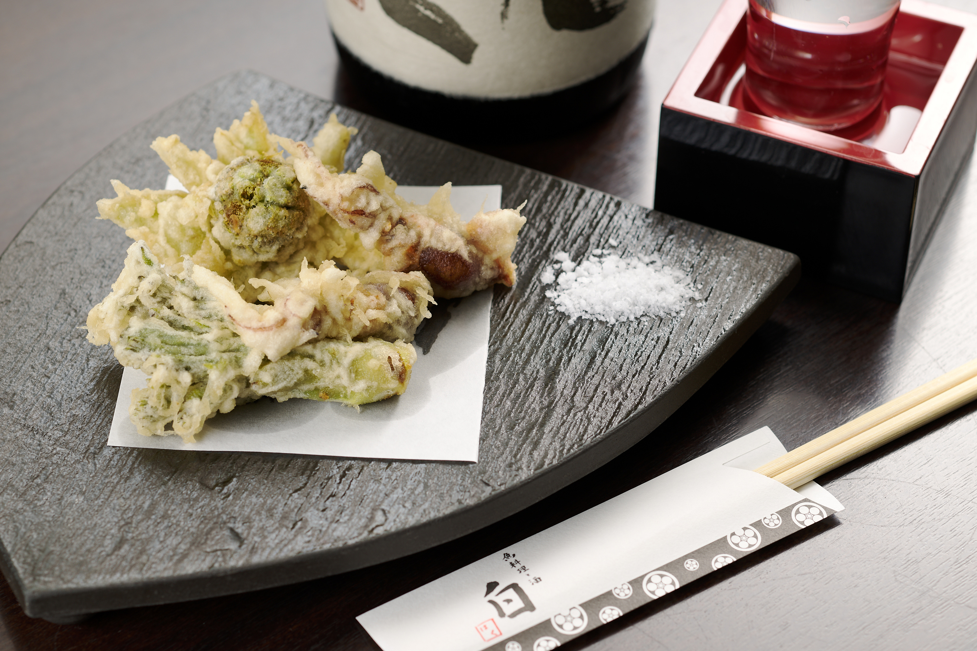 四季折々の食材で調理する、多彩な逸品をお楽しみください